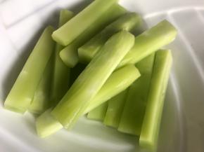 捞出，装入盘中