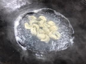 煮沸后再次淋入冷水，一次淋入3次以上即可