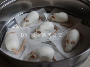 粘在相应的位置上