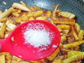 白糖一勺提鲜。