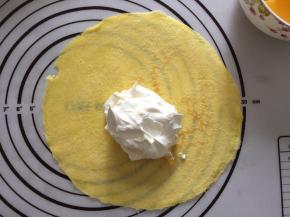 再舀上一层奶油