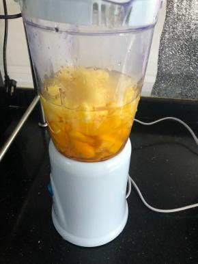 装好搅拌机，搅打40秒左右。