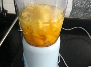 装好搅拌机，搅打40秒左右。
