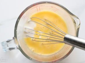 	加入酸奶拌匀。