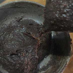 	搅拌好后面糊呈现倒三角的的状态既为成功的面糊。