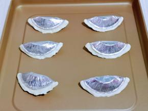 依次做完，放入烤盘中。