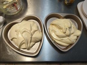 准备好的面糊倒入模具。