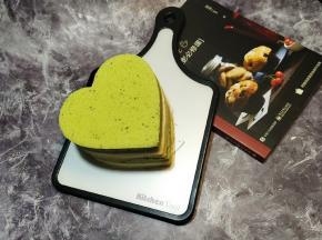 双色戚风蛋糕成品图