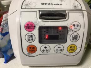 电饭煲调至煮粥功能