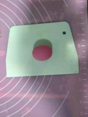 然后再揉成椭圆形