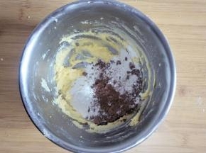 同样方法制作可可面团