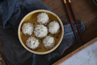 原汁原味的珍珠丸子就做好了。