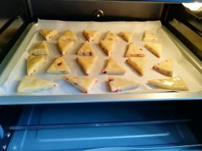 送入预热好的烤箱。