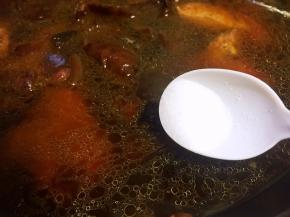 放盐调味，大火烧开转中火炖半小时