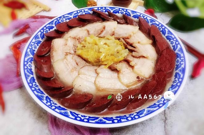 五花肉血肠烩酸菜