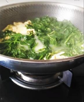 加入盐，再次煮开即可