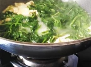 加入盐，再次煮开即可