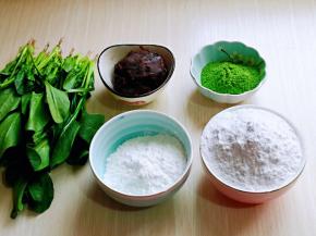 准备食材并称重。