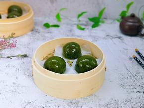 加了菠菜的青团。