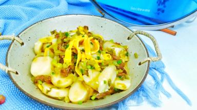 汤年糕追求的就是咸香中带着的热度还有鲜美的汤汁。