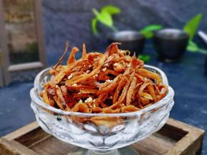 近看，一次吃不完放入密封罐中冰箱保存。