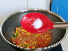 按个人口味加入盐。