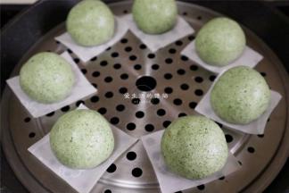 全部做好后放在蒸架上，大火上汽蒸15分钟即可。