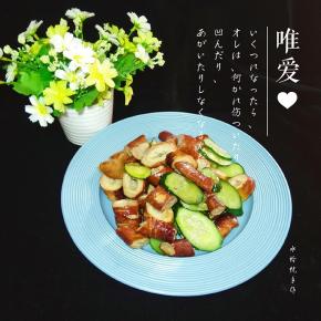黄瓜炒熏肥肠成品图