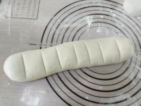 搓成长条状，比量分成八份。