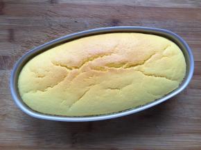 出炉轻震两下，震出热气，开裂不影响口感