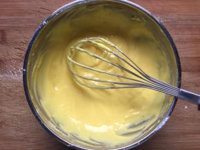 搅拌至顺滑无颗粒状态