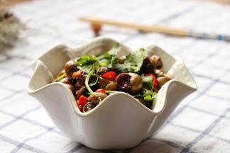 香辣开胃，非常棒的一道下酒菜；