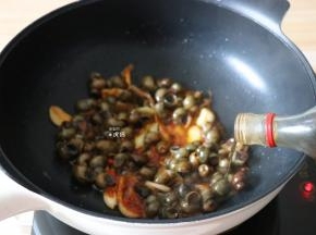 加入料酒；