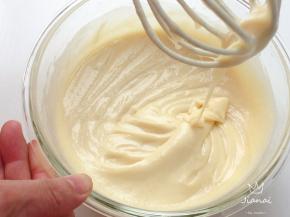 面糊没有小颗粒，呈直线降落的程度。