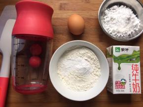 准备好材料，面粉提前过筛