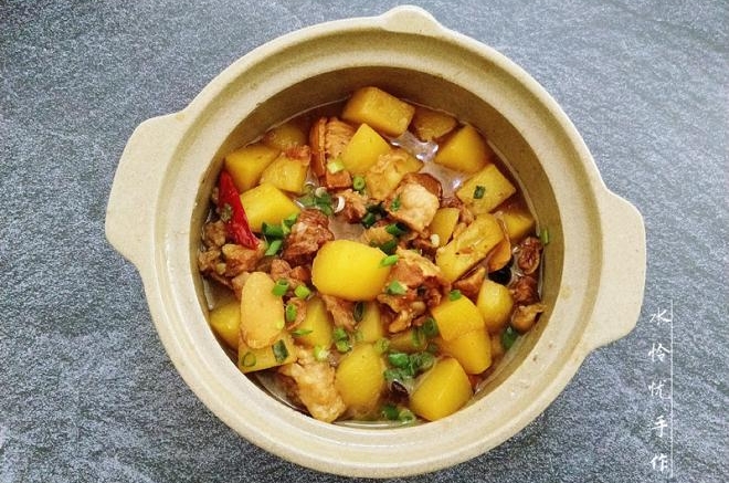 牛腩土豆煲