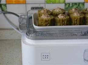 如图就是蒸好的样子，那点汤汁不要倒了，用来拌饭也是极好的呢。