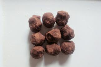 把豆沙均分成9个