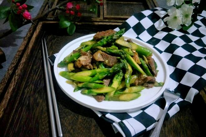 家常猪肉炒芦笋