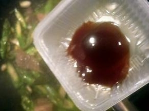 加入蚝油翻炒均匀