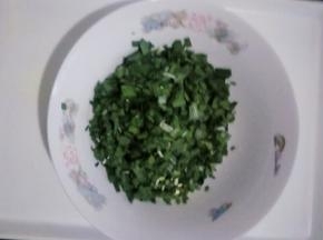把韭菜切丁