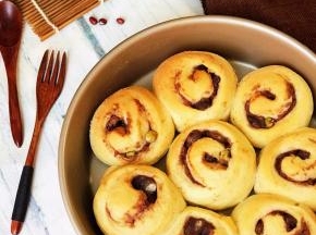 烤到表面金黄色即可出炉。