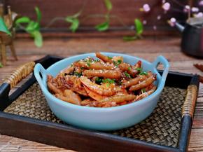 盛出转盘，撒上葱花。