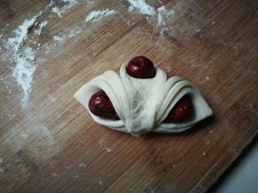 捏好的枣花馒头