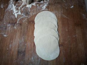 面皮错开叠放一起