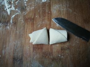 用刀在中间一切为二