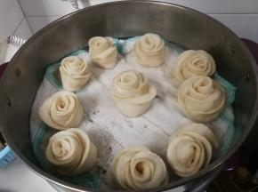 冷水一起蒸二十分钟，焖五分钟