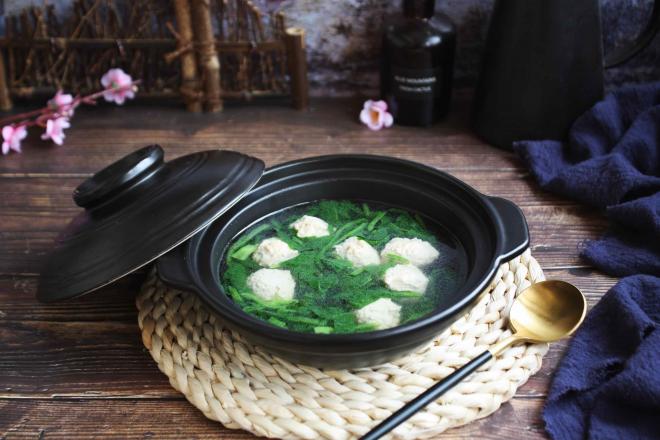 鸡肉丸子菠菜汤