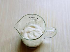 再挤入打发的奶油。