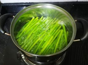 煮1分钟，刚熟即可